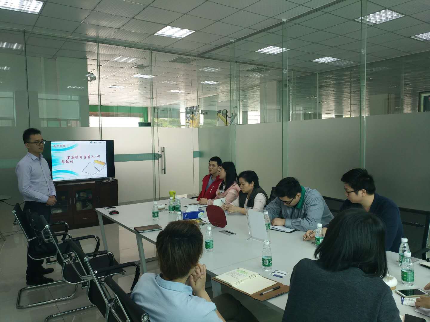 祝贺罗庚机器人签约顺景开云online（中国）